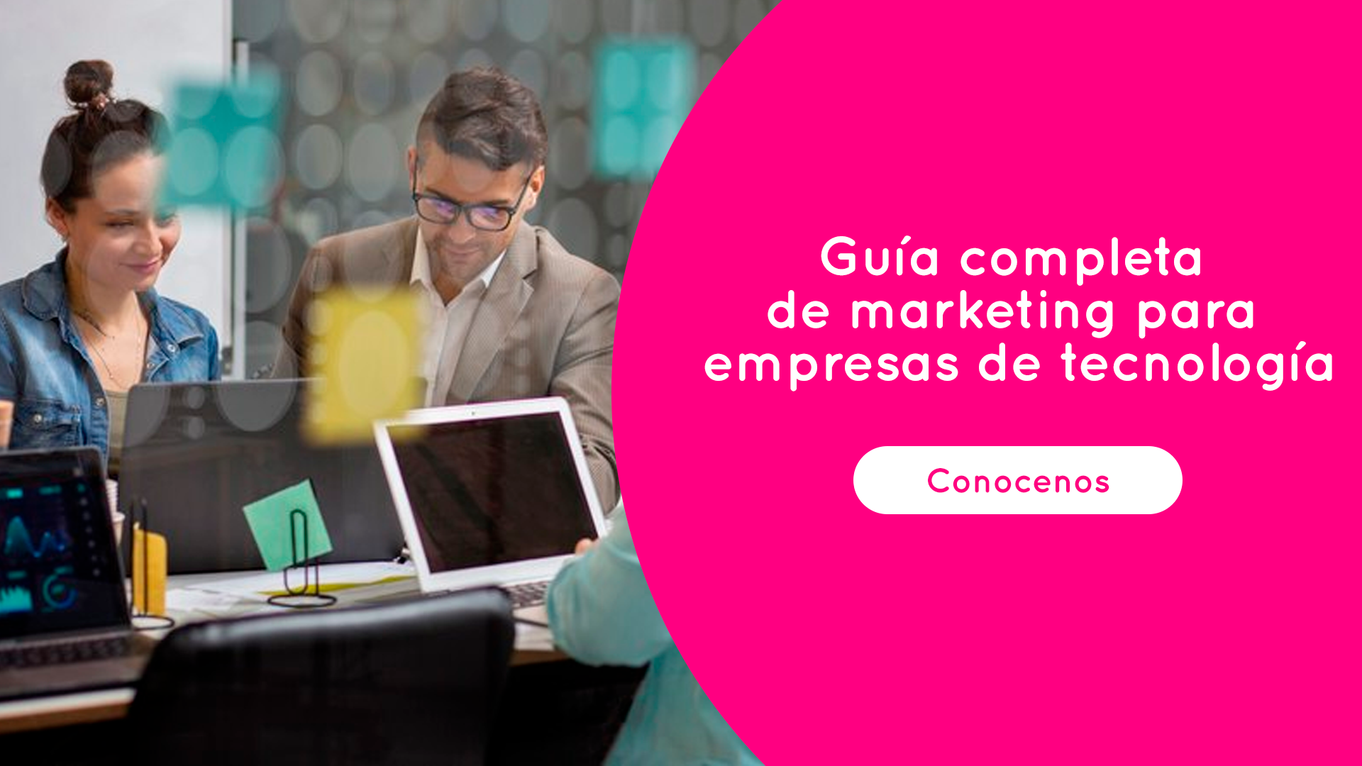 Se ve una imagen de compuytadora con un texto que dice Guia completa de marketing para empresas tecnologicas marketic